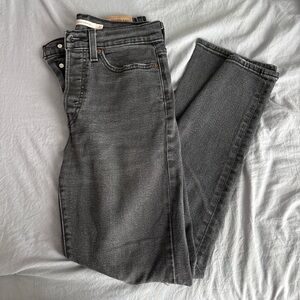 Classic High-Rise Black Women’s Levi Jeans